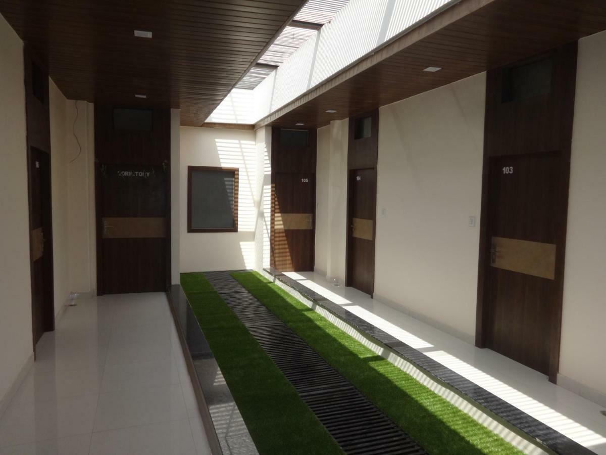 Hotel Prestige Adźmer Zewnętrze zdjęcie